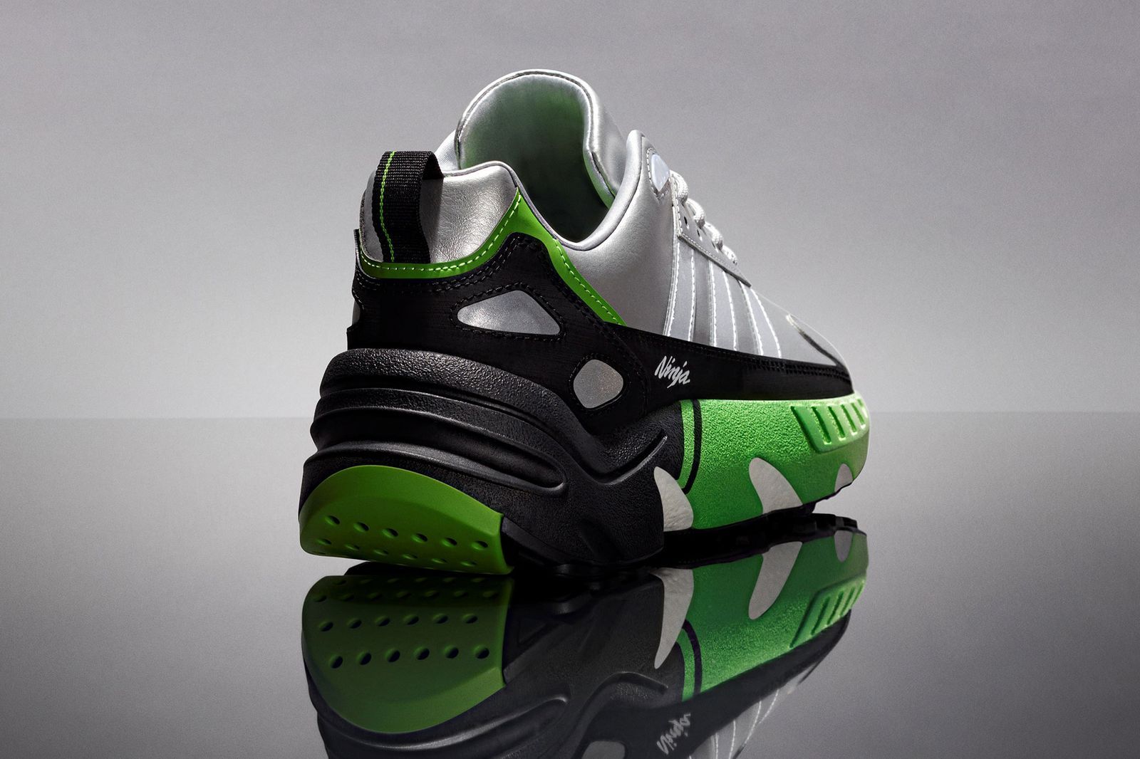 カワサキとアディダスがふたたびタッグ！ スニーカー「ZX22 KAWASAKI