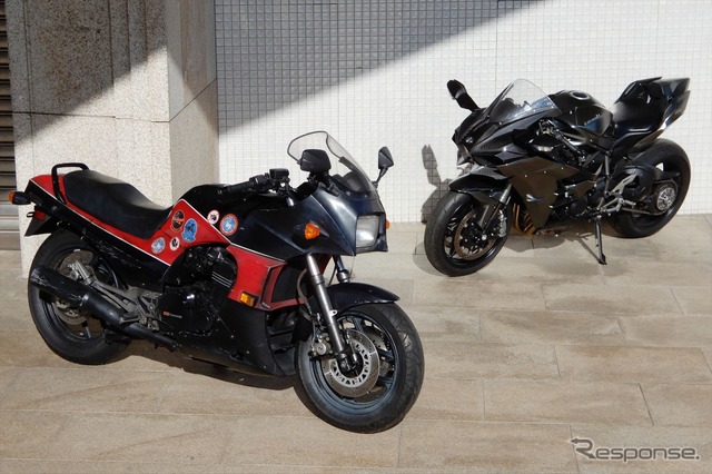 トップガン』でトムが駆った！ カワサキのニンジャ2台を展示｜Infoseek