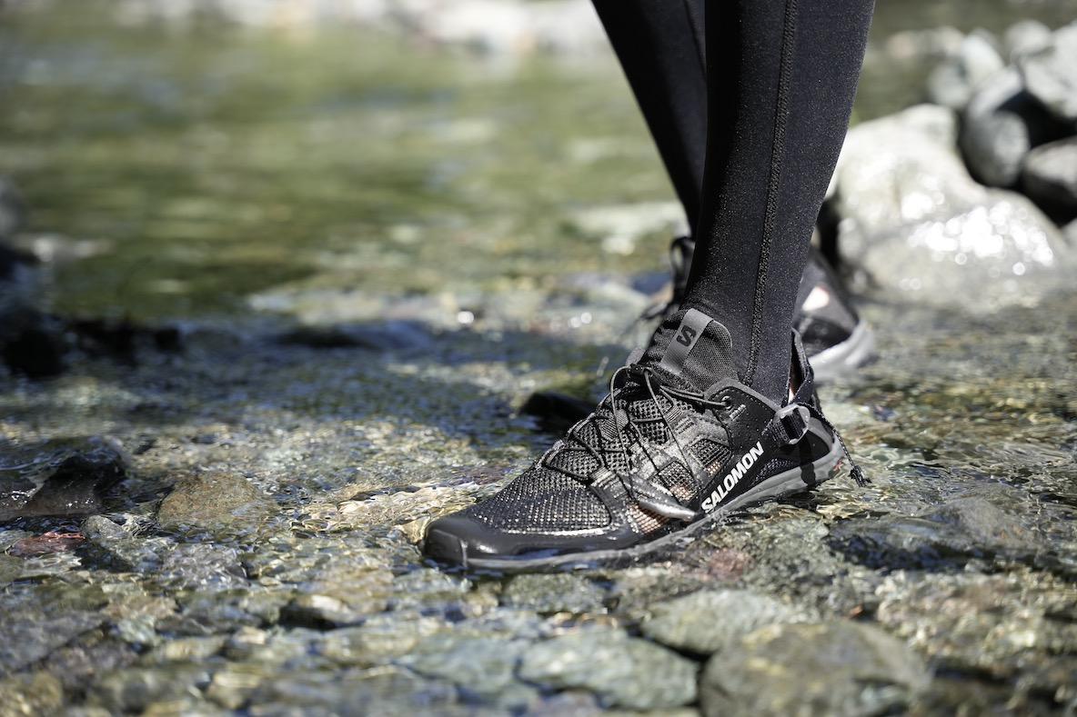 サロモン「TECHAMPHIBIAN 5」は水辺での安心感が段違い | ROOMIE