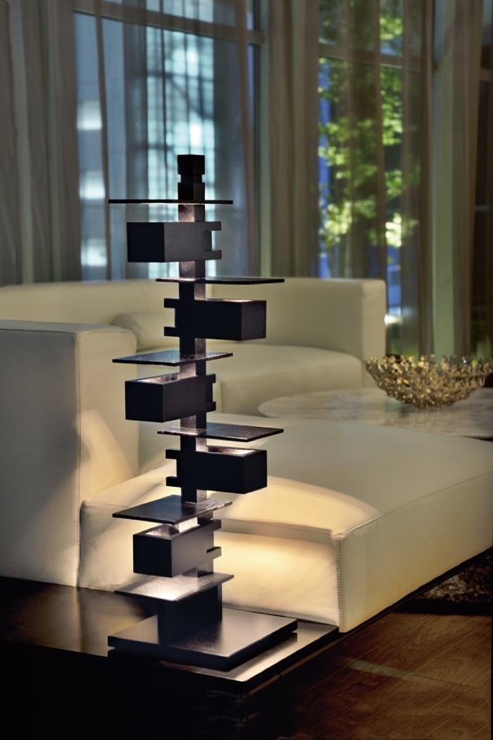 間接光がやさしい。不朽の名作タリアセンにブラック登場 | ROOMIE