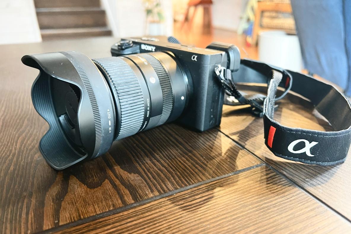 SONY α デジタルカメラ 50mm F2.0レンズ付き 【公式通販】