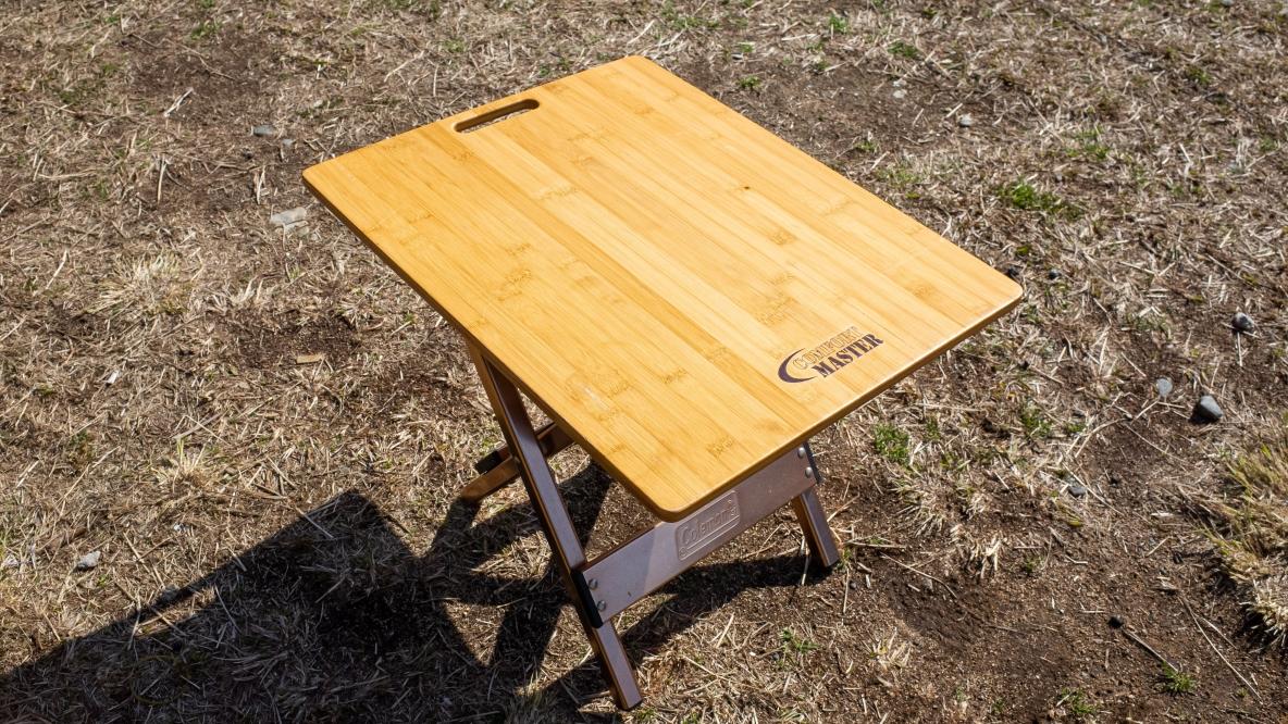 コールマンのバンブーサイドテーブルは組み立て2秒！ キャンプやお花見