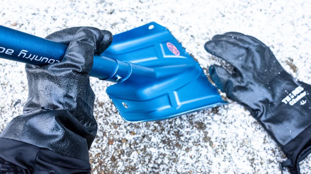 BCAの「BOMBERSHOVEL B-1EXT」を雪山登山初心者にすすめたい理由。軽量