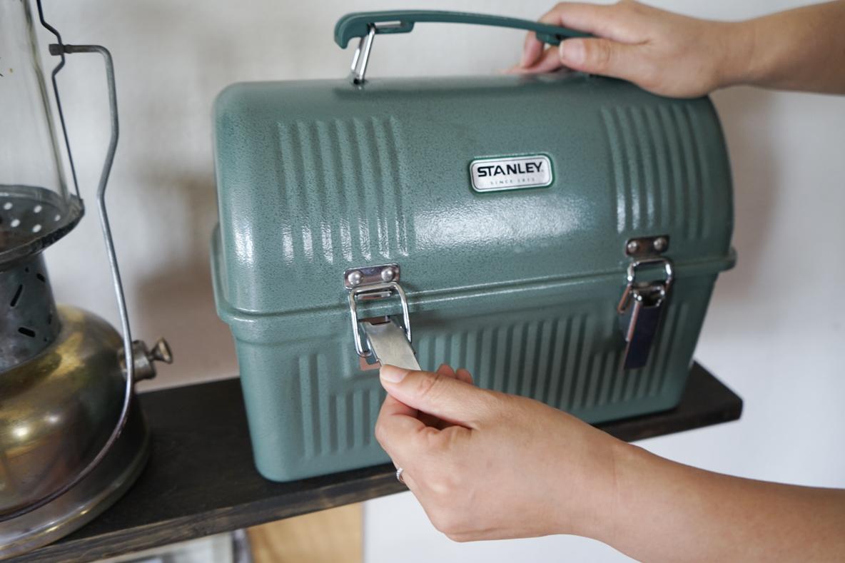 コーヒーセット入れ、見せる収納箱としても活躍！ スタンレーのランチ