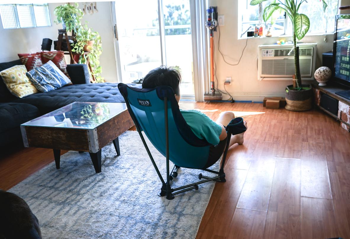 ハンモック気分が味わえる2WAYアウトドアチェア。コレならひとり暮らし