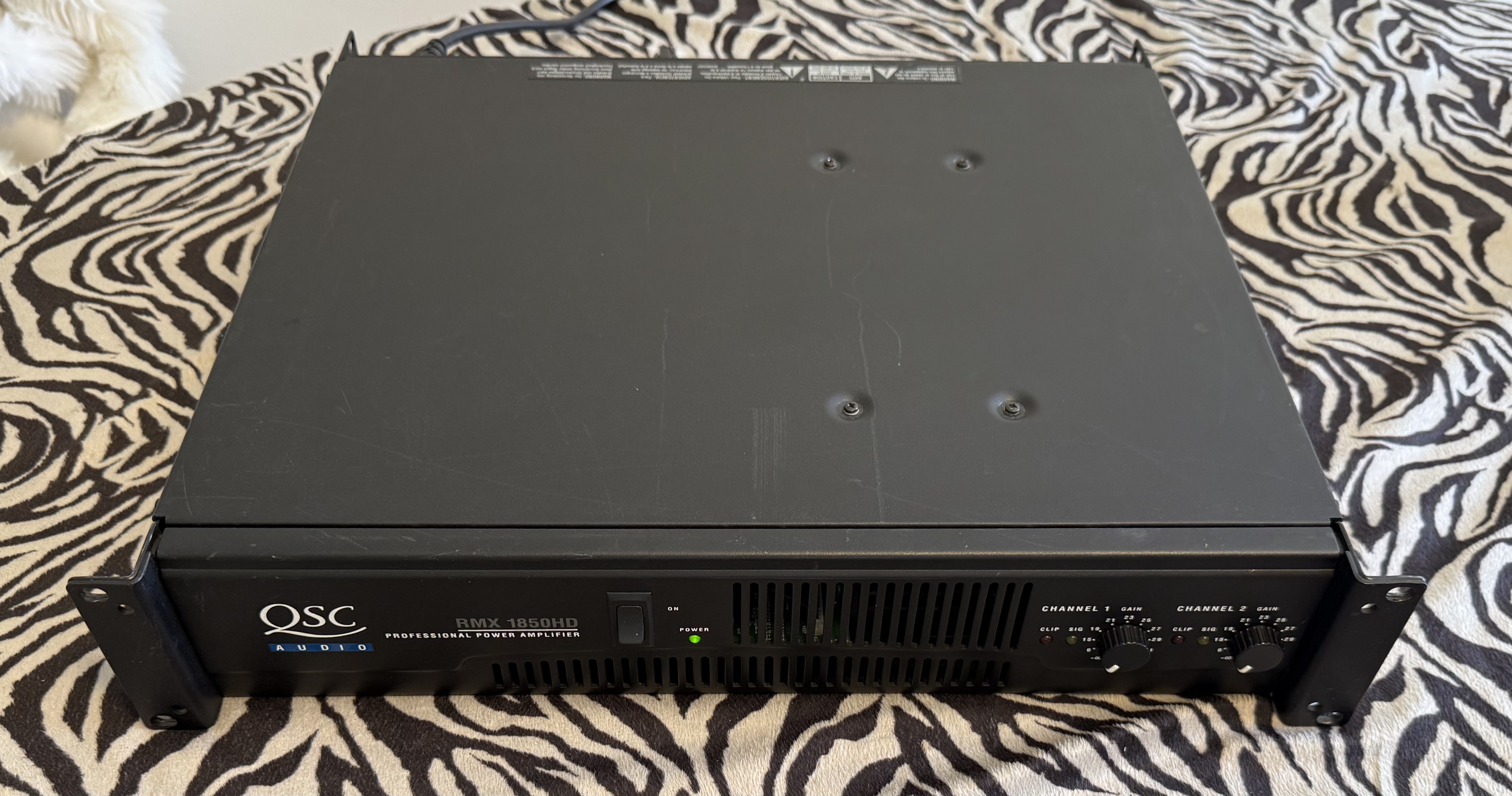 希少 QCS RMX 1850HD 業務用 2ch パワーアンプ 希少 QCS RMX 1850HD