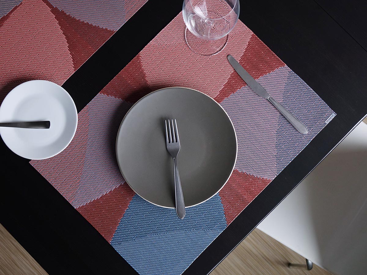 チルウィッチ ランチョンマット キャノピー｜赤と青の花形