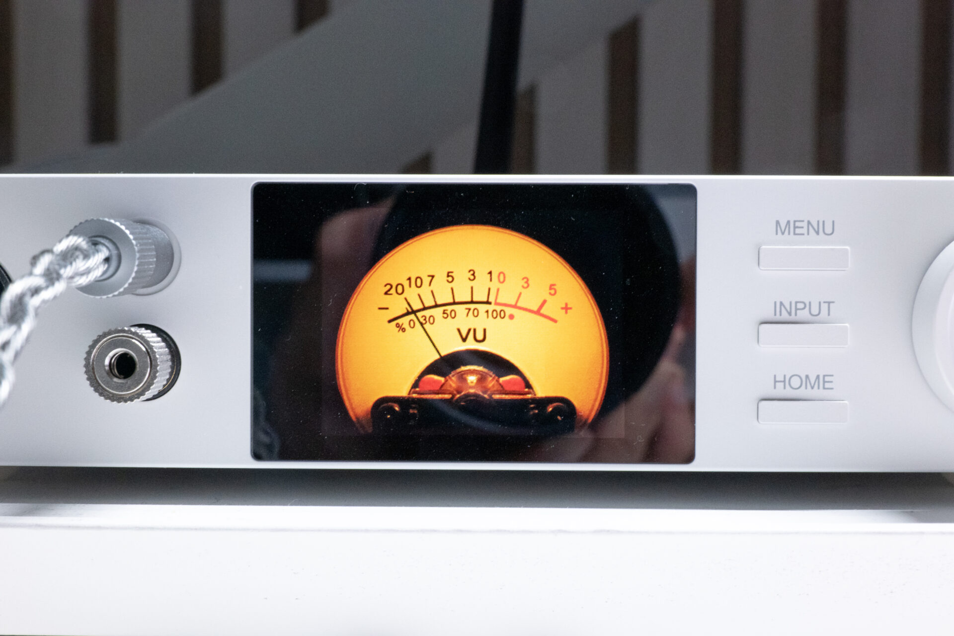 デスク周り重視の方必見！初めてのデスクトップDACに《TOPPING DX5Ⅱ