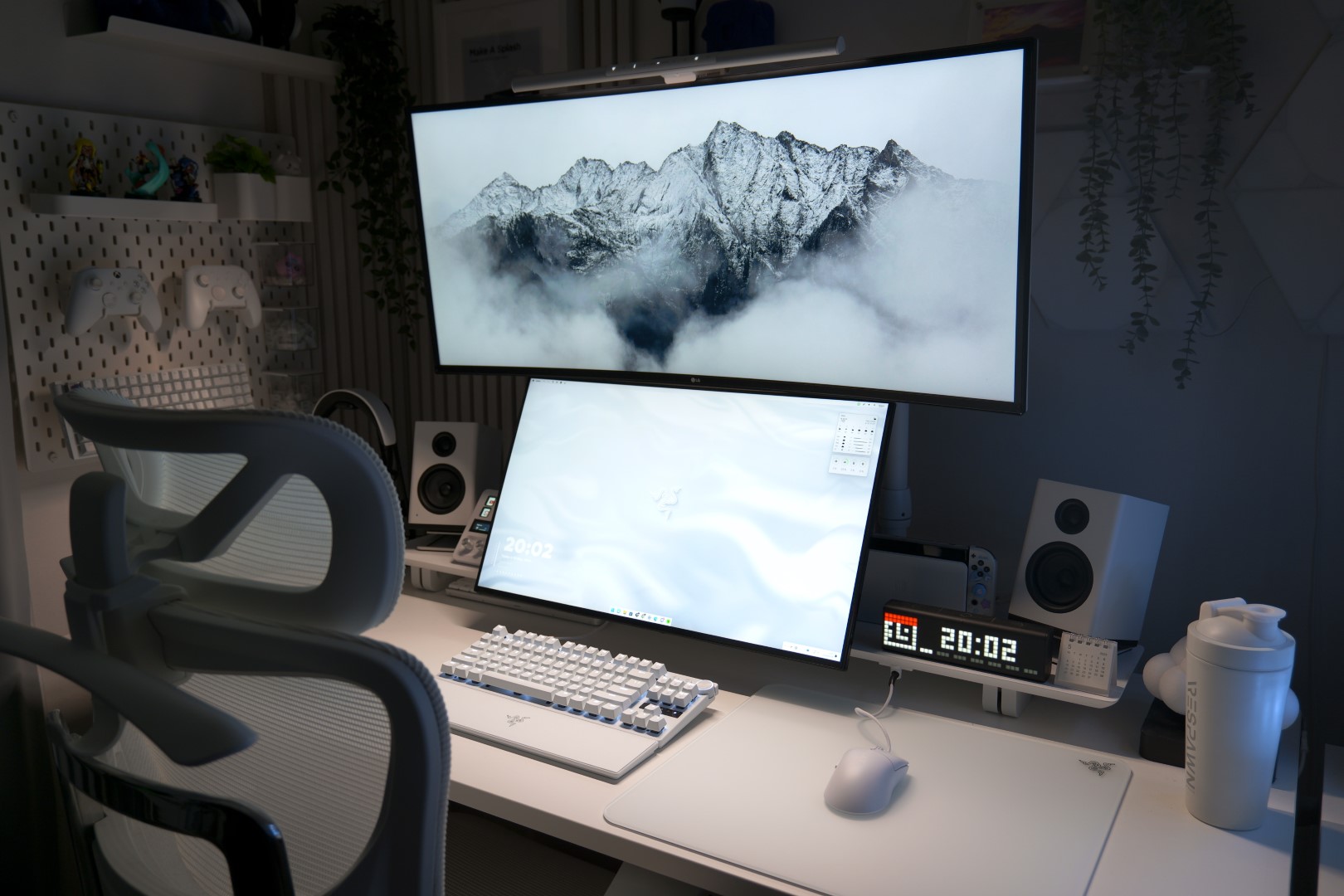 モニターライト【BenQ ScreenBar Pro】をレビュー。自動点灯＆白デスク