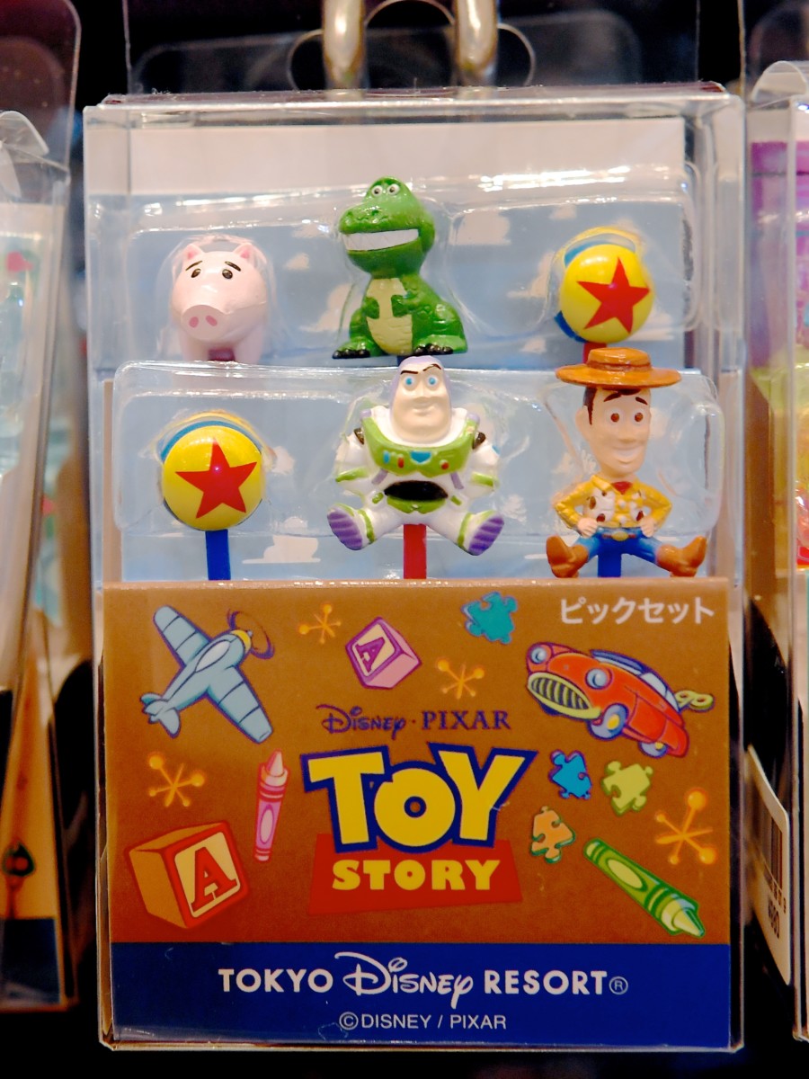 おすわり姿がかわいい！東京ディズニーランド ランチピックセット -