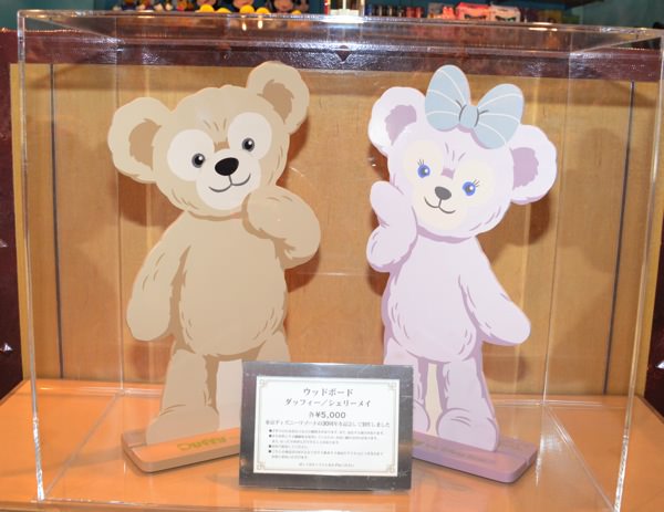すごい！ダッフィーとシェリーメイのウッドボード・30周年記念グッズ