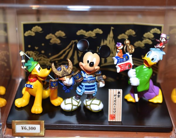 ディズニーランドの節句用五月人形&初登場のぬいぐるみバッジ -