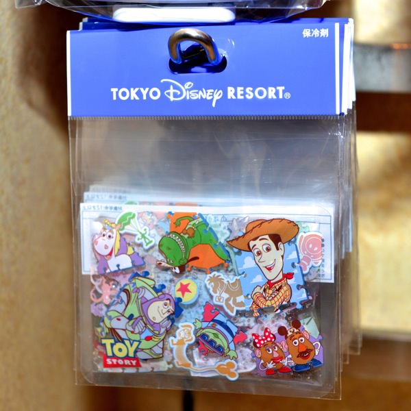 保冷剤やピックも！トイストーリーランチグッズのお土産 -