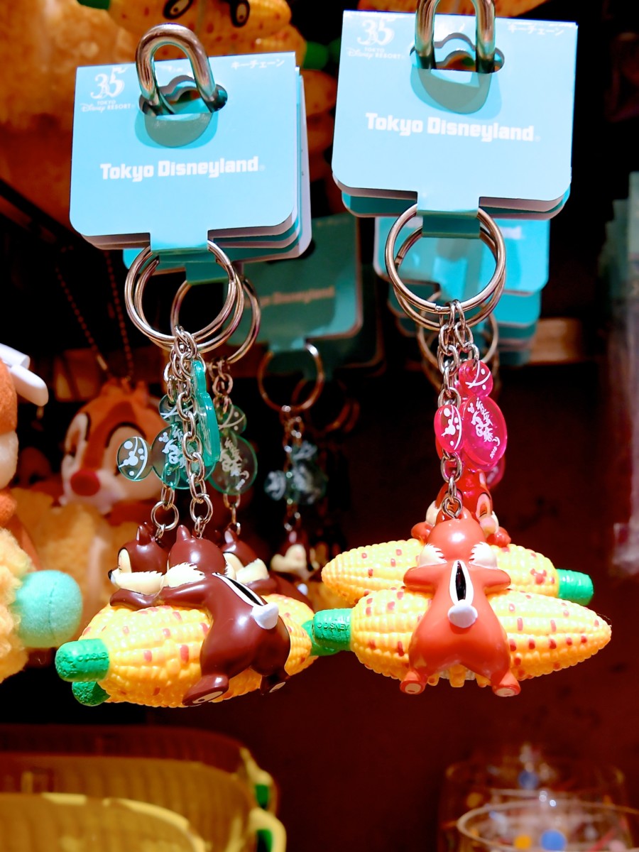 縁日を楽しむチップ＆デール！東京ディズニーランド“ディズニー夏祭り