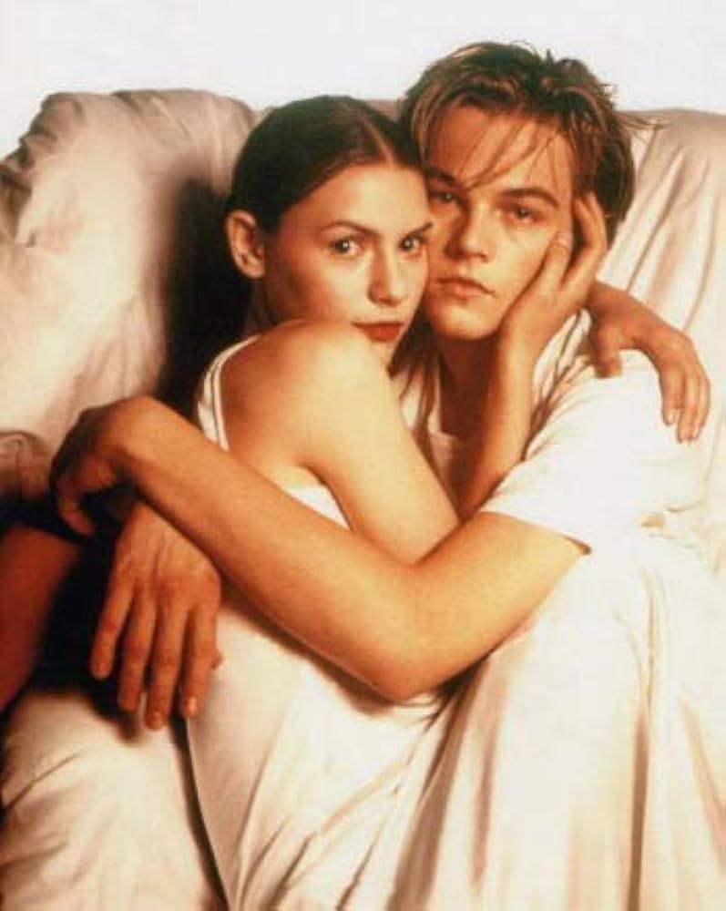 Amazon.co.jp: ブロマイド写真☆『ロミオ＋ジュリエット』抱き合う2人