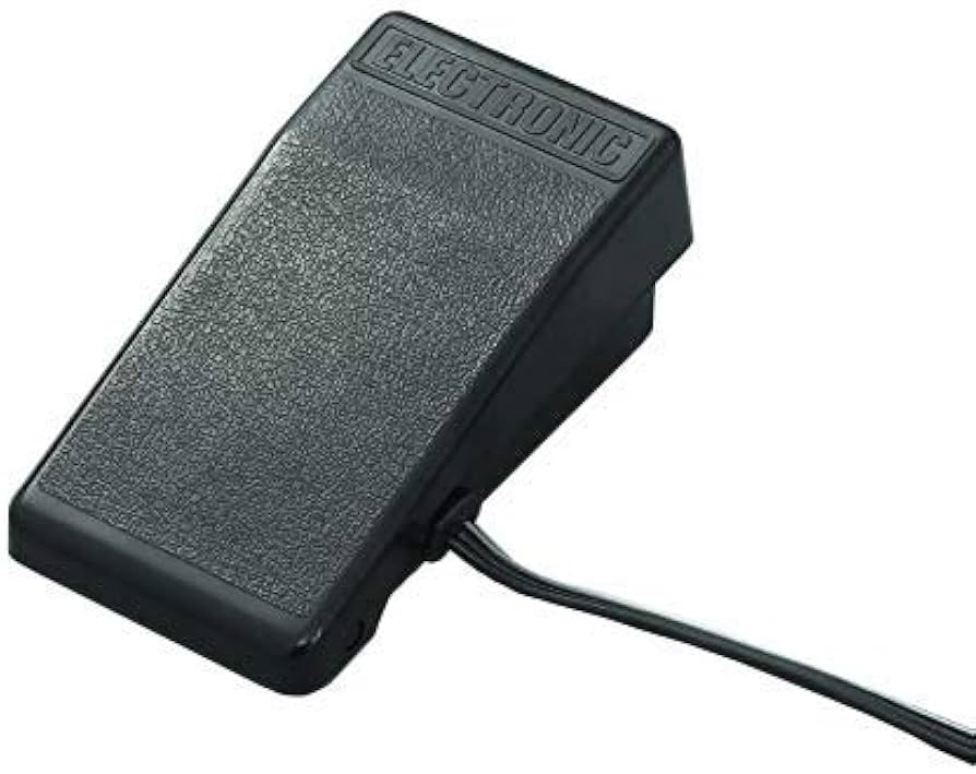 Amazon.co.jp : ジャノメ純正電子ミシン用フットコントローラー（黒色