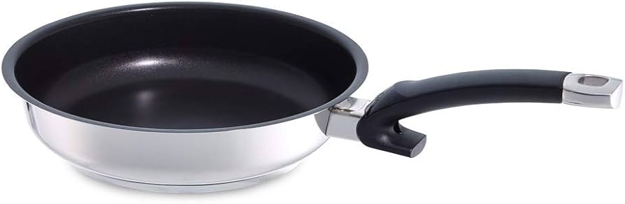 Amazon｜フィスラージャパン プロテクト フライパン 20cm 138-102-201