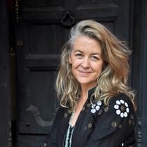 Amazon.com: Fiona Caulfield: books, biography, latest update