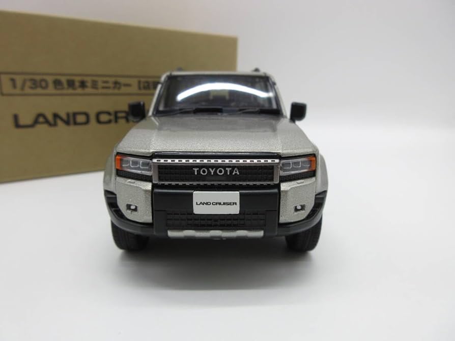 非売品】トヨタ ランドクルーザー 1/30グレー トヨタ ランドクルーザー