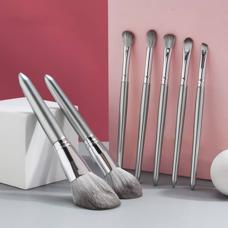 Amazon.co.jp: メイクブラシ12本シルバーメイクブラシセット