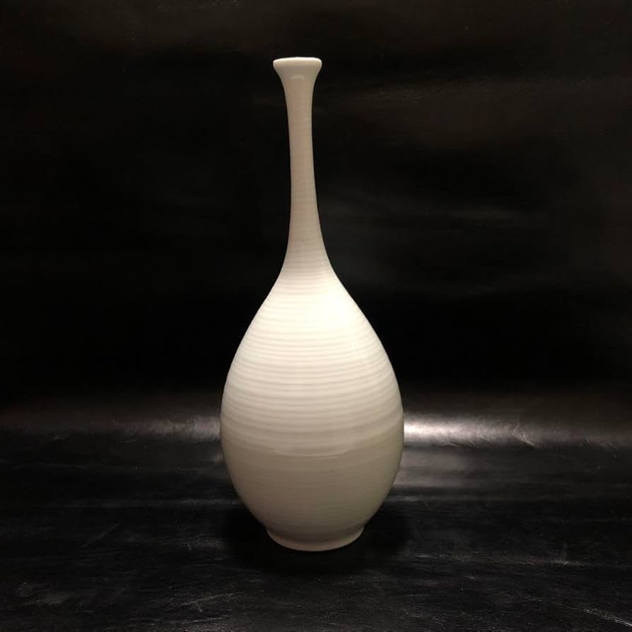 Amazon.co.jp: 美しい古美術蔵からステキな一輪挿しの花瓶が出て来まし