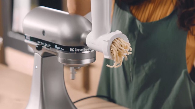 KitchenAid Classic Series 4.5-Quart Tilt-Head Stand Mixer, White