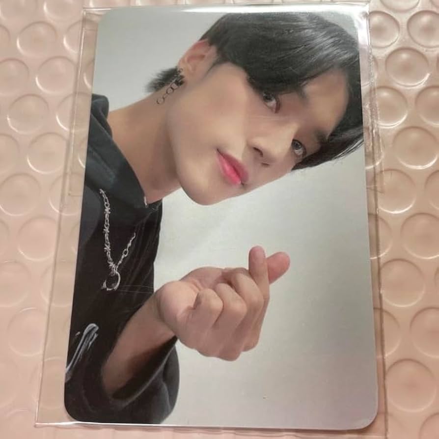 Amazon.co.jp: ATEEZ ウヨン hello82 popup トレカ 限定特典 : おもちゃ