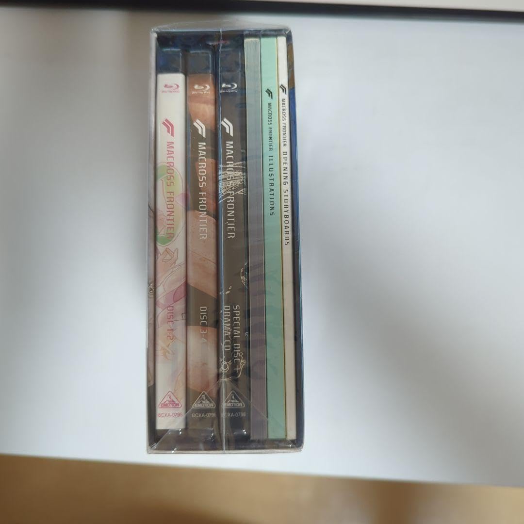 Amazon.co.jp: マクロスF ゼントラ盛り Blu-ray Box〈2014年12月24日