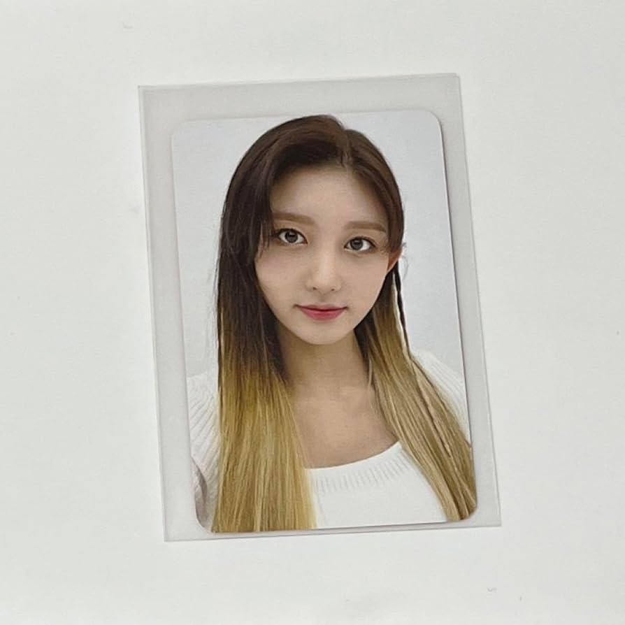 Amazon.co.jp: IVE ガウル eleven everline 特典 トレカ : おもちゃ