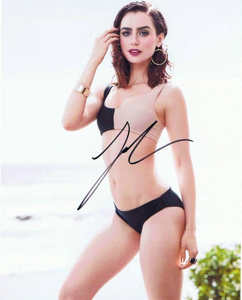 Amazon.co.jp: ◇直筆サイン ◇リリー コリンズ ◇Lily Collins ○運命
