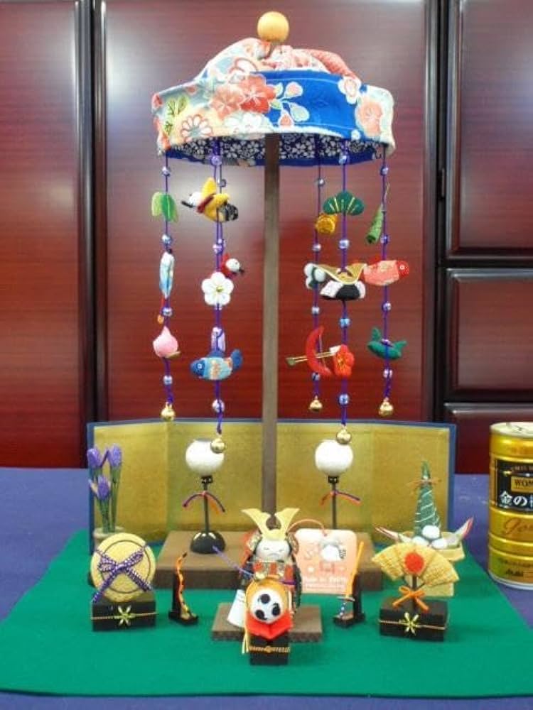 Amazon.co.jp: 値下 高さ37cm ちりめん五月人形 吊るし輪飾り 兜飾り