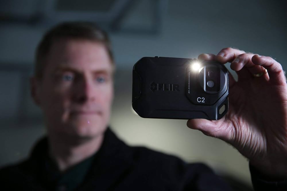 Amazon | 超高性能 携帯型サーモグラフィーカメラ FLIR(フリアー) C2