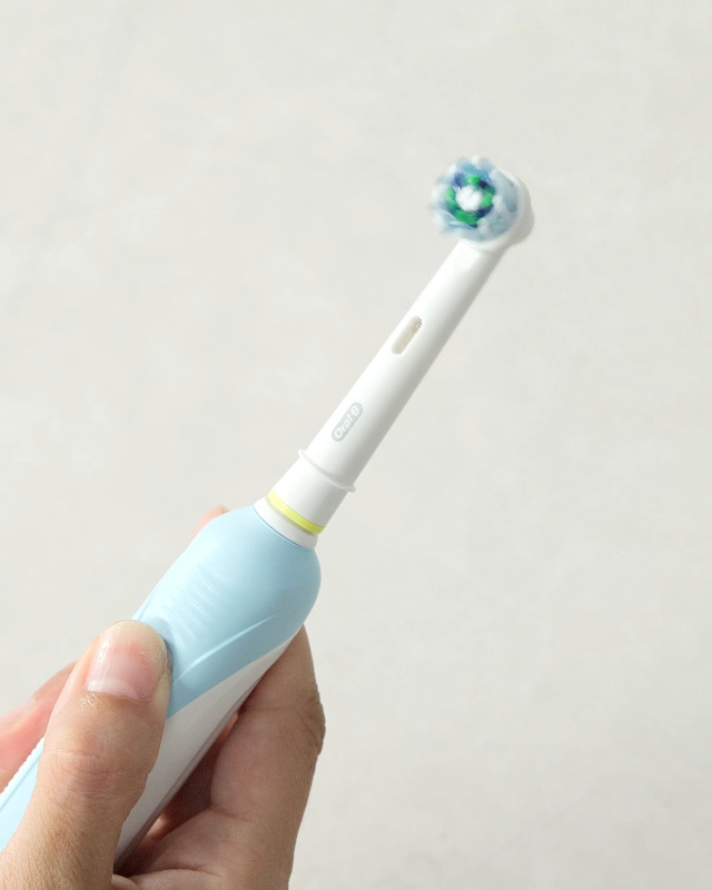 Amazon.co.jp: ブラウン 電動歯ブラシ オーラルB PRO500 D165231UAW