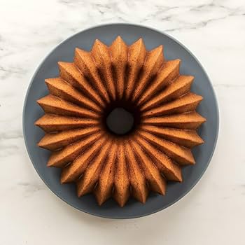 Amazon.com: Nordic Ware Brilliance Bundt, 10 Cup, Gold : Toys & Games