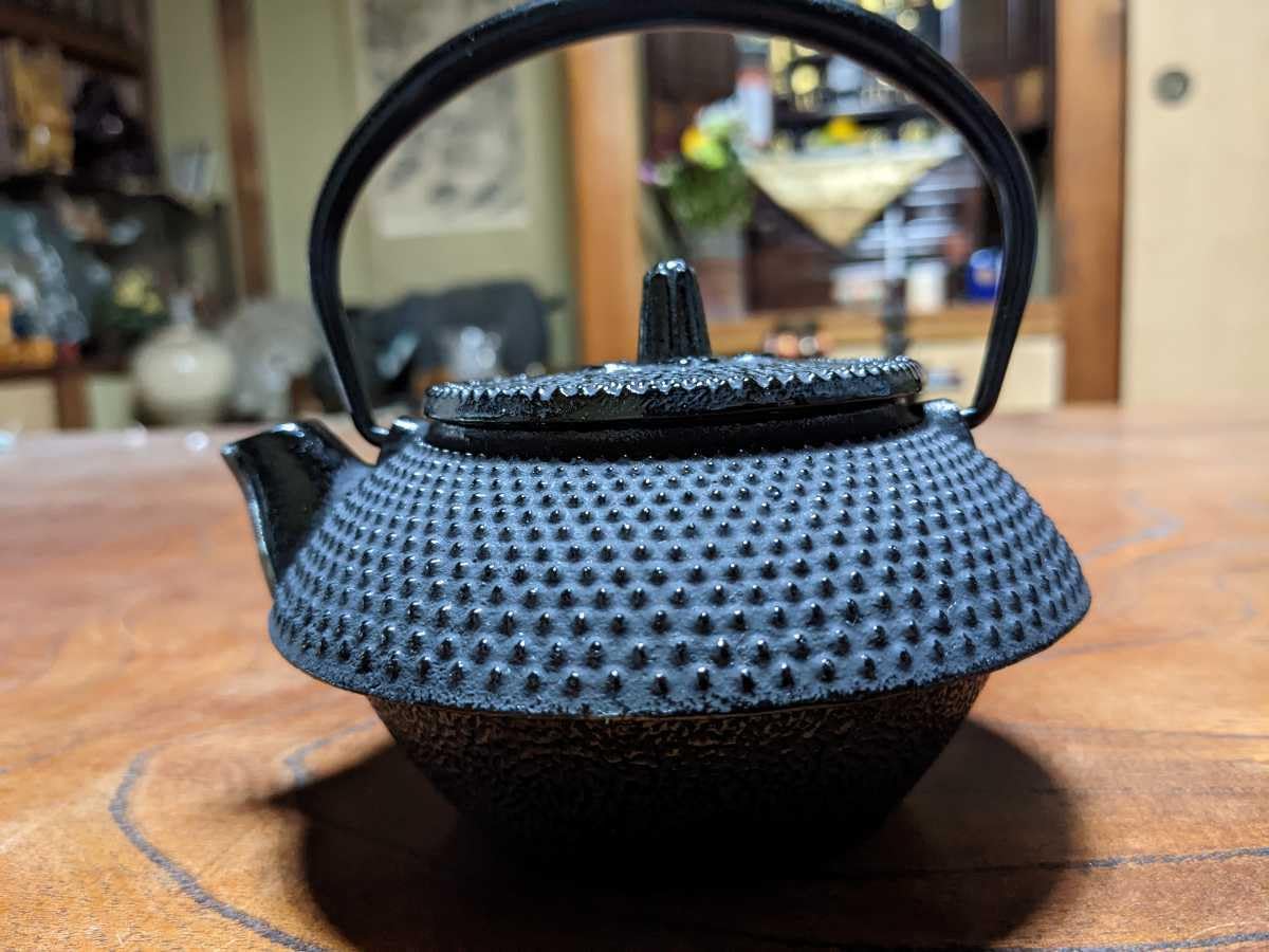 Amazon.co.jp: 南部鉄器（品）南部盛栄堂〜鉄瓶 敷物（寿扇子）瓶