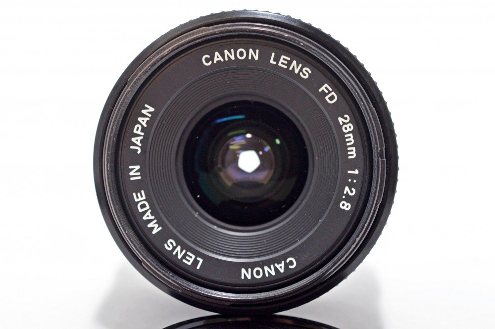 Amazon.com : Canon 28mm f/2.8 Manual Focus FD Mount Lens (Renewed