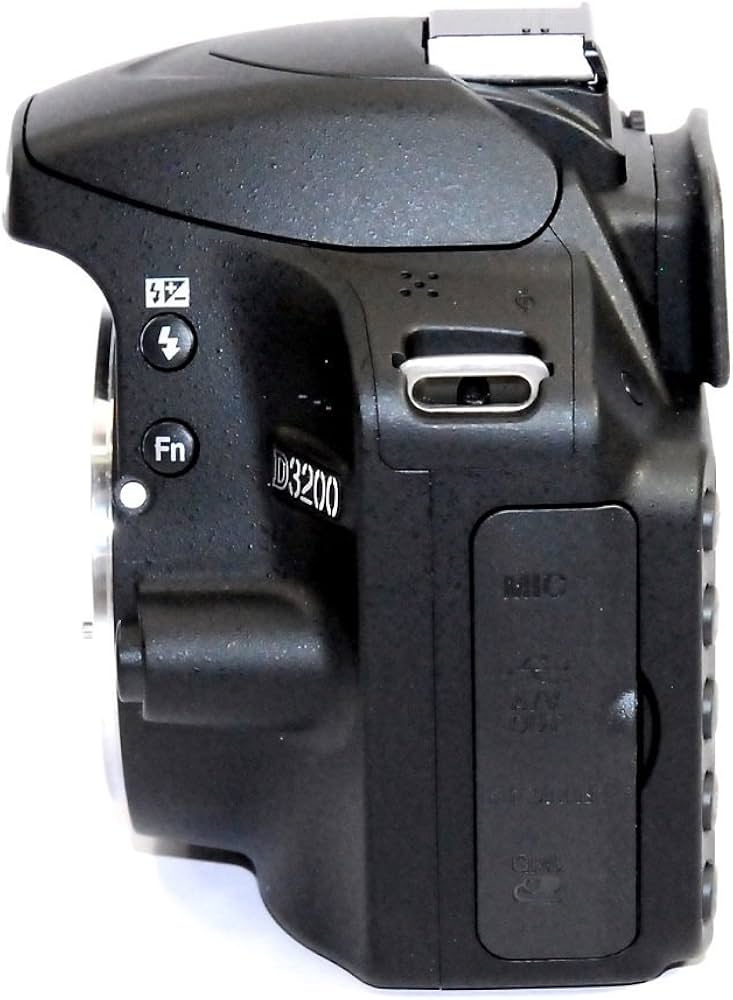 Amazon | Nikon デジタル一眼レフカメラ D3200 ボディー ブラック