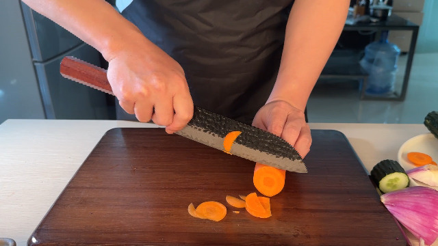 Amazon | KyushuBlade 包丁 三徳包丁 ダマスカス包丁 刃渡り180mm