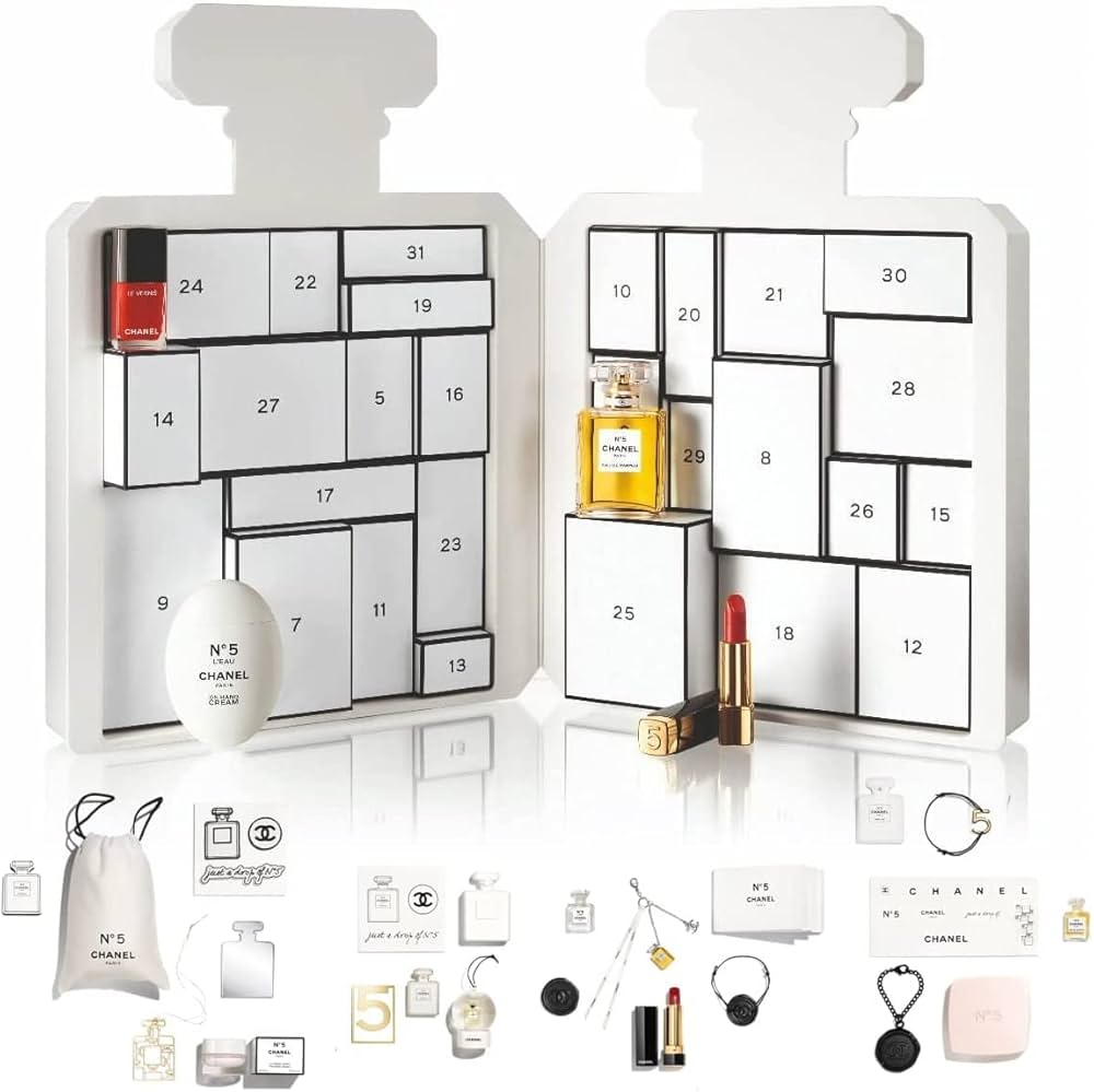 Amazon.co.jp: 【特別限定品】 シャネル コスメ N°5 ザ カレンダー