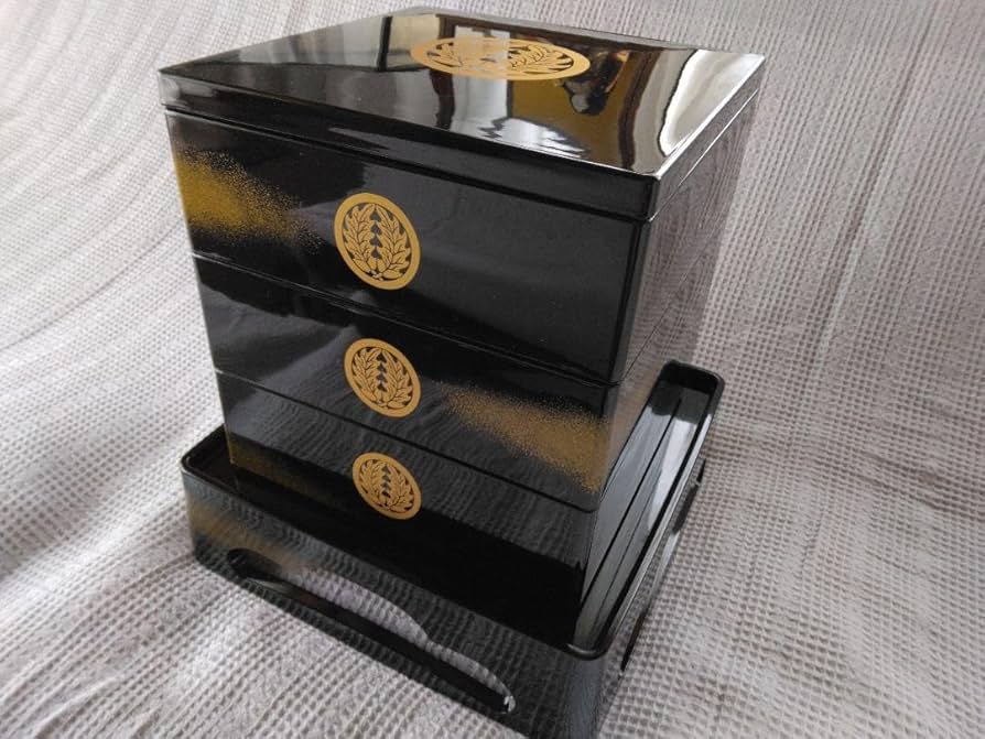 Amazon.co.jp: 輪島塗 重箱 3段重ね 台付き : ホーム＆キッチン