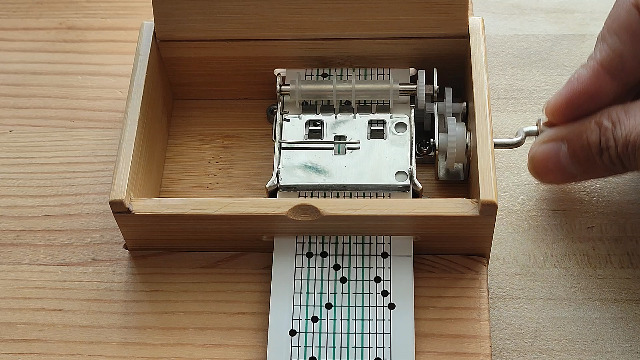 Amazon | 15弁手回しオルゴール自分で曲を作る DIY Make Your音楽