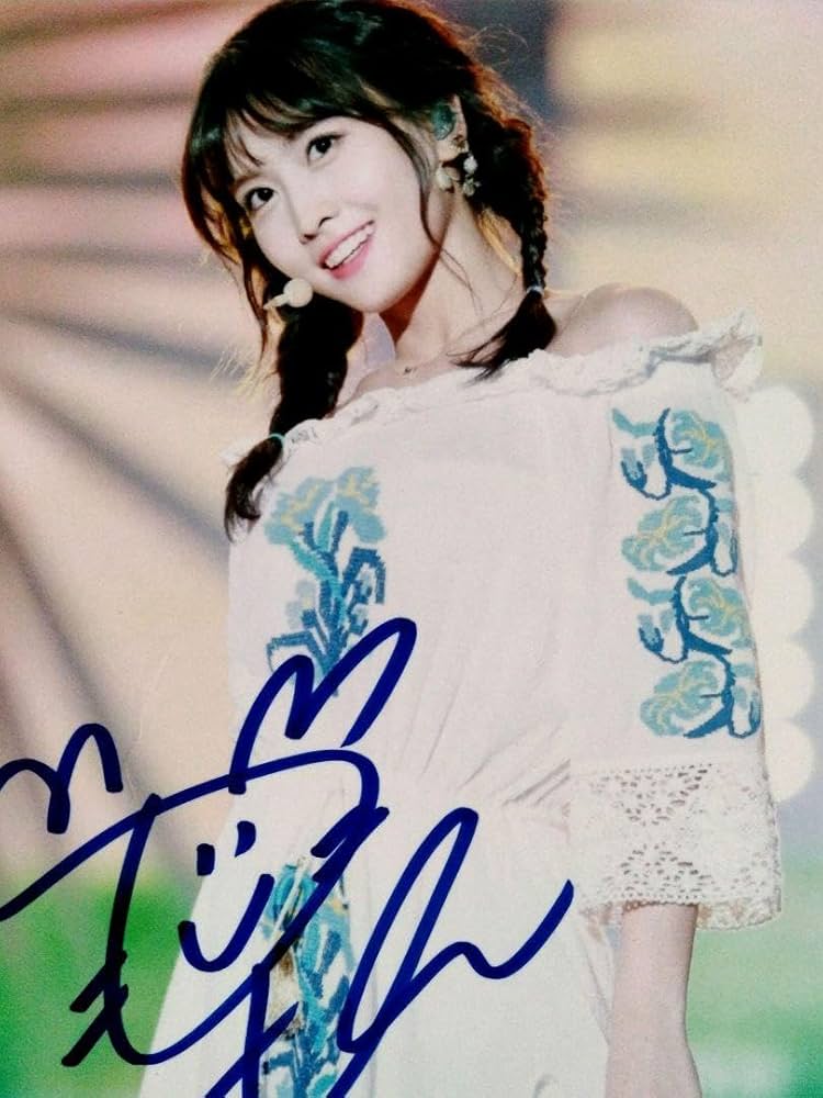 Amazon.co.jp: セール中…モモ直筆サイン入り2Lサイズ写真…TWICE‥Momo