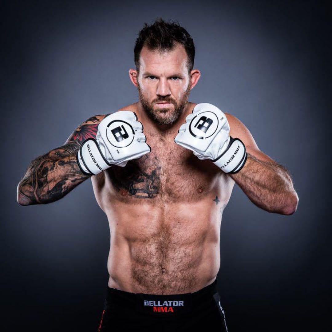 Amazon.co.jp: 超限定カラー BELLATOR MMA 白グローブ : おもちゃ