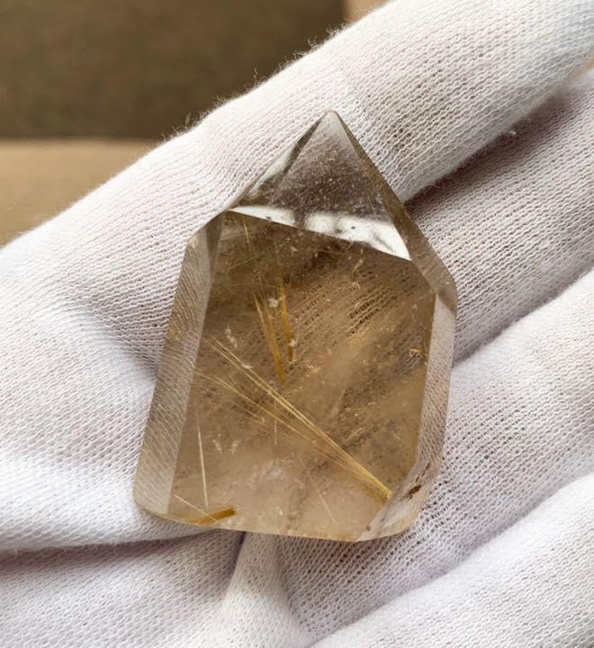 Amazon.co.jp: 金運アップ！ルチルクォーツ 六角柱 No390 : 文房具