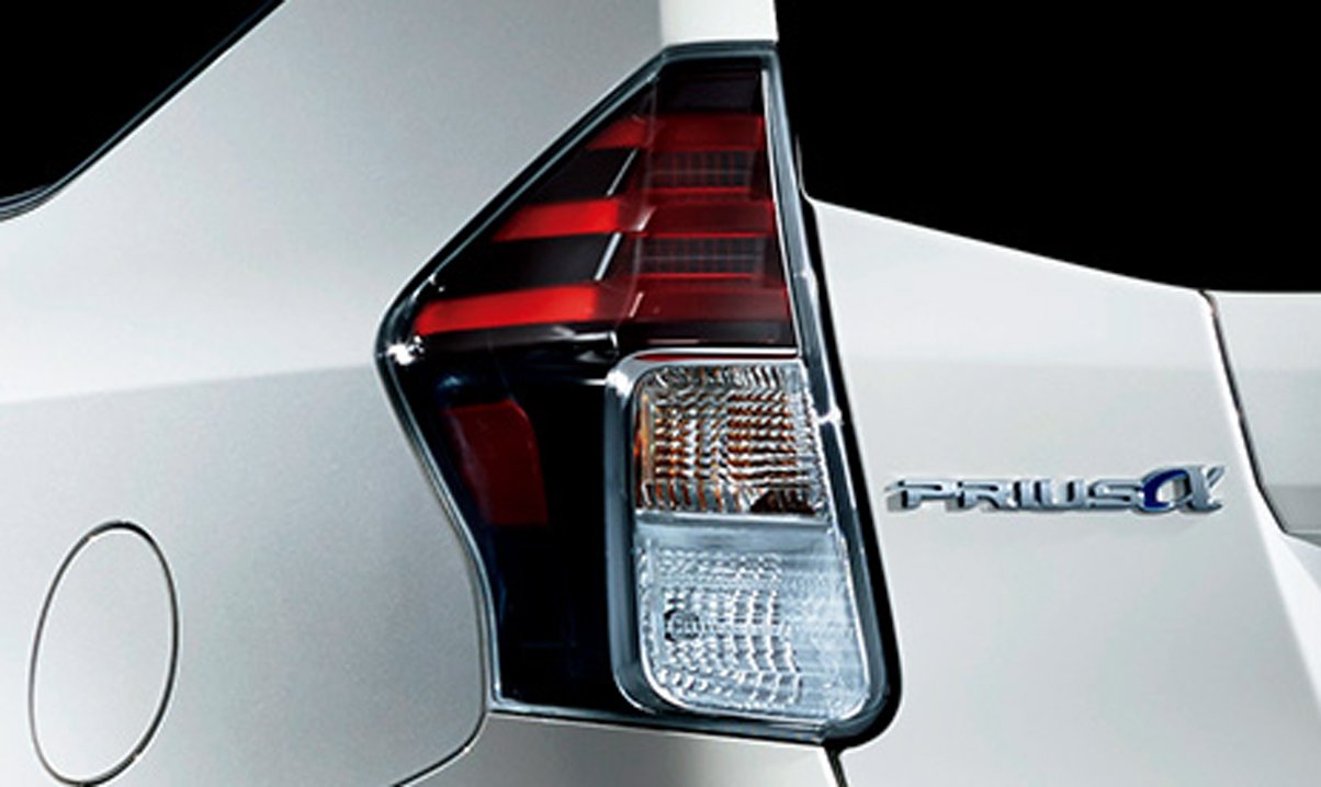 Amazon | TOYOTA/トヨタ純正【G's/ジーズ】テールランプAssy/左右