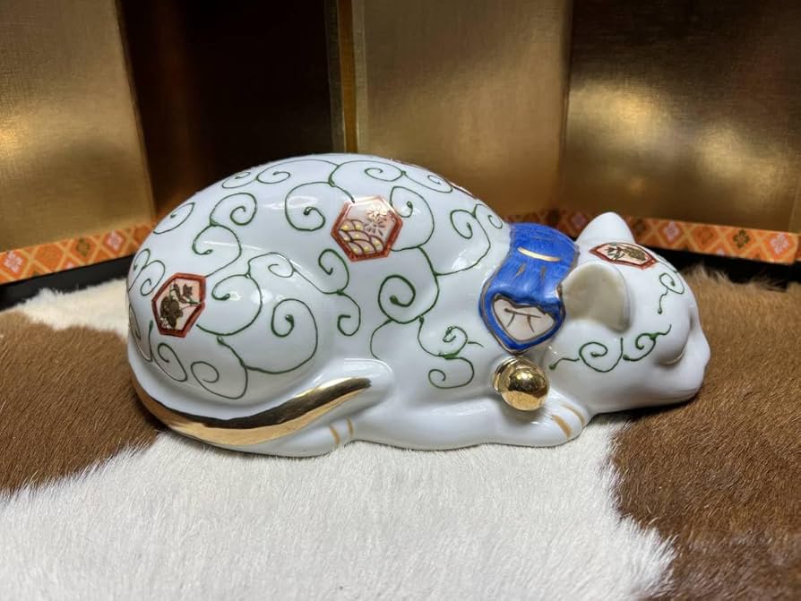 九谷/青色/金彩/陶器/眠り猫/蝶模様 /1体/置物/大/縁起物 【公式通販】