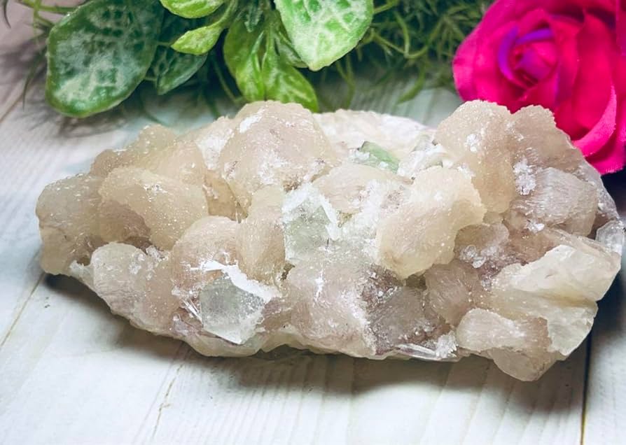 Amazon.co.jp: 天使の水晶 グリーンアポフィライト 原石 魚眼石 スチル