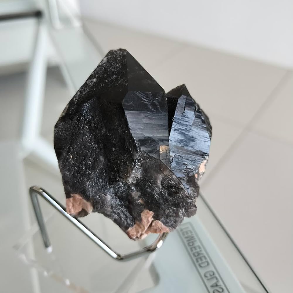 Amazon.co.jp: 最高級モリオン=黒水晶YhUW原石 中国山東省産 台座付き