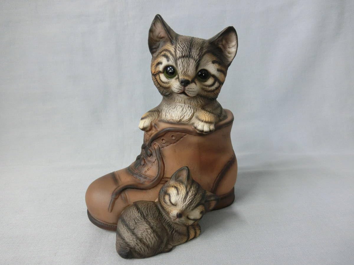 Amazon.co.jp: Demain ドマン 猫と靴 子猫 置物 陶器 HK osamu 高さ