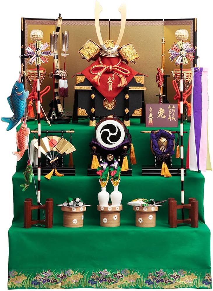 Amazon | 久月official 五月人形 毛氈三段 兜飾り 3GR-K31-Z | 兜飾り